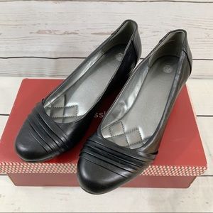 Wedge Dress Shoe Size 9. NEW